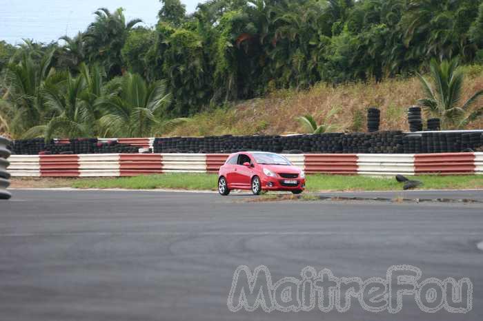 Photo MaitreFou - Auteur : Benjamin - Mots cl&eacute;s :  auto moto roulage tmvr cfg circuit defoulage pilotage gros cube mini soleil 