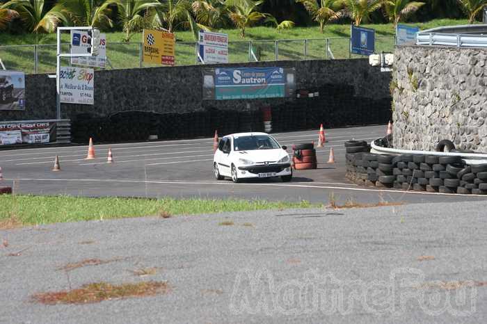 Photo MaitreFou - Auteur : Benjamin - Mots cl&eacute;s :  auto moto roulage tmvr cfg circuit defoulage pilotage gros cube mini soleil 