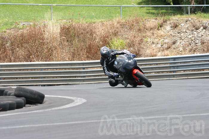 Photo MaitreFou - Auteur : Benjamin - Mots cl&eacute;s :  auto moto roulage tmvr cfg circuit defoulage pilotage gros cube mini soleil 