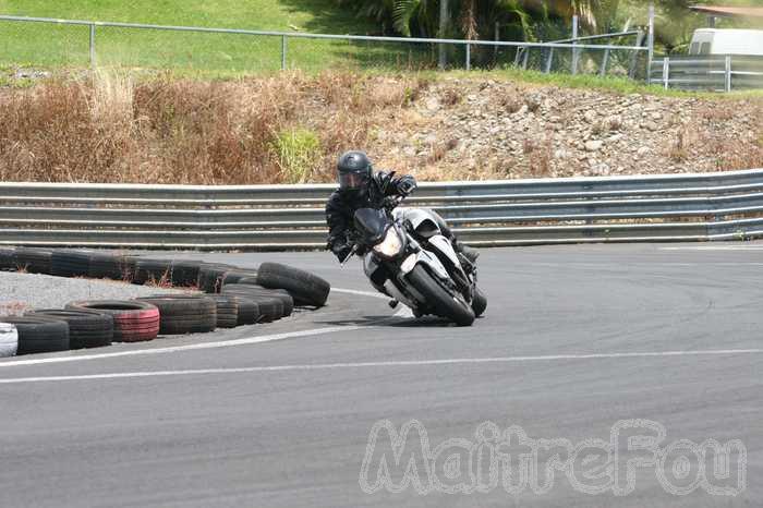 Photo MaitreFou - Auteur : Benjamin - Mots cl&eacute;s :  auto moto roulage tmvr cfg circuit defoulage pilotage gros cube mini soleil 