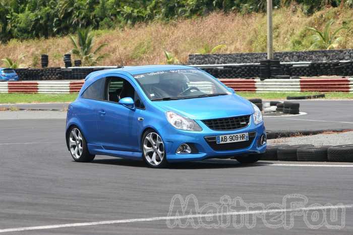 Photo MaitreFou - Auteur : Benjamin - Mots cl&eacute;s :  auto moto roulage tmvr cfg circuit defoulage pilotage gros cube mini soleil 