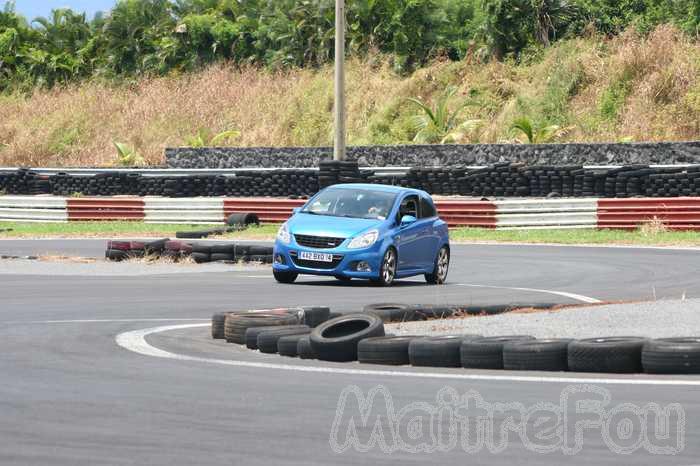 Photo MaitreFou - Auteur : Benjamin - Mots cl&eacute;s :  auto moto roulage tmvr cfg circuit defoulage pilotage gros cube mini soleil 