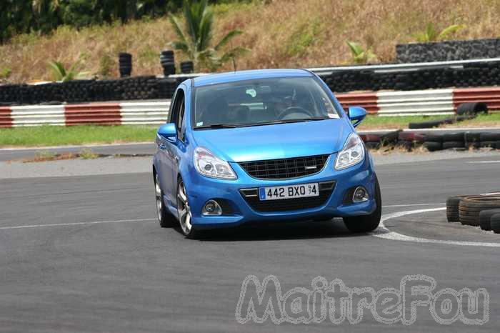 Photo MaitreFou - Auteur : Benjamin - Mots cl&eacute;s :  auto moto roulage tmvr cfg circuit defoulage pilotage gros cube mini soleil 