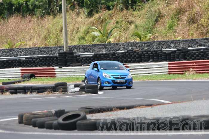 Photo MaitreFou - Auteur : Benjamin - Mots cl&eacute;s :  auto moto roulage tmvr cfg circuit defoulage pilotage gros cube mini soleil 