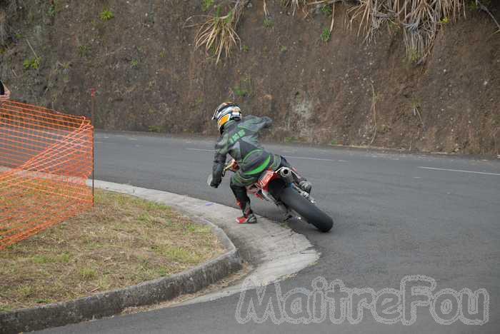 Photo MaitreFou - Auteur : Murielle et Benjamin - Mots clés :  moto course de cote pocket bike trail monobike routiere scooter boites trois bassins quads 