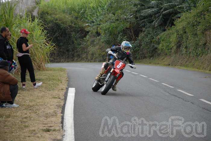 Photo MaitreFou - Auteur : Murielle et Benjamin - Mots clés :  moto course de cote pocket bike trail monobike routiere scooter boites trois bassins quads 