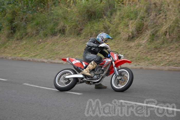 Photo MaitreFou - Auteur : Murielle et Benjamin - Mots clés :  moto course de cote pocket bike trail monobike routiere scooter boites trois bassins quads 