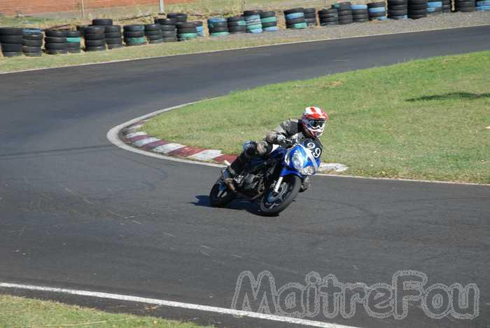 Photo MaitreFou - Auteur : Benjamin - Mots cl&eacute;s :  moto cyclo endurance 24h asphalte piste jamaique saint denis 