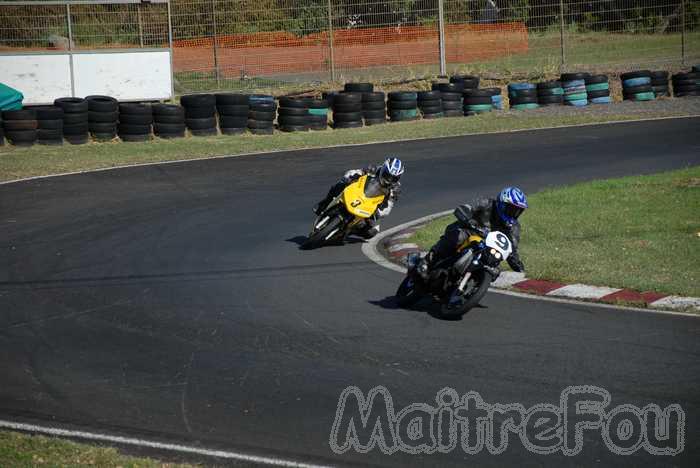 Photo MaitreFou - Auteur : Benjamin - Mots cl&eacute;s :  moto cyclo endurance 24h asphalte piste jamaique saint denis 