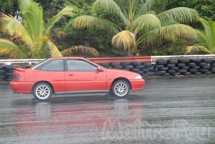 Photo MaitreFou - Auteur : Murielle et Oc&eacute;anne - Mots cl&eacute;s :  auto run olivier moutoussamy essais chronos pousse performances felix guichard pluie soleil journee licencies ouverte 