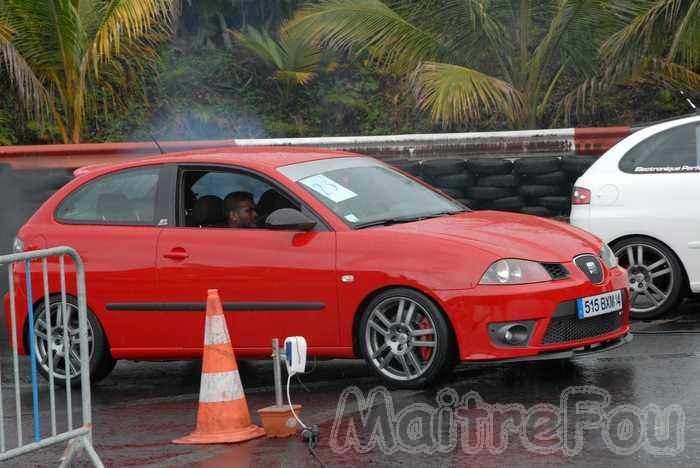 Photo MaitreFou - Auteur : Murielle et Oc&eacute;anne - Mots cl&eacute;s :  auto run olivier moutoussamy essais chronos pousse performances felix guichard pluie soleil journee licencies ouverte 