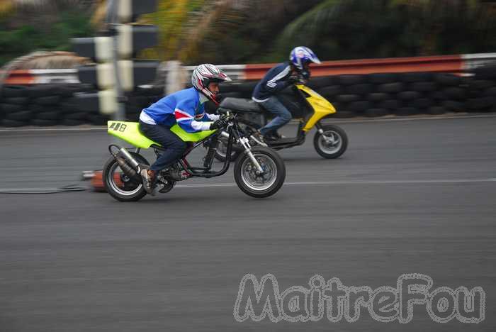Photo MaitreFou - Auteur : Equipe MaitreFou - Mots cl&eacute;s : moto run libre pousse performances circuit felix guichard