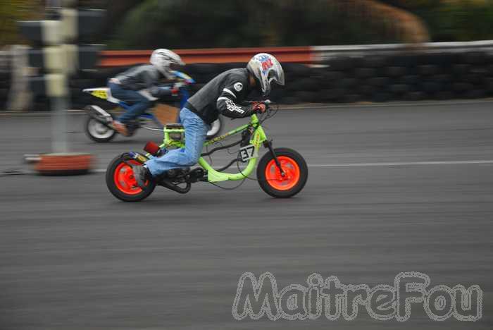 Photo MaitreFou - Auteur : Equipe MaitreFou - Mots cl&eacute;s : moto run libre pousse performances circuit felix guichard