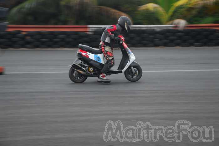 Photo MaitreFou - Auteur : Equipe MaitreFou - Mots clés : moto run libre pousse performances circuit felix guichard