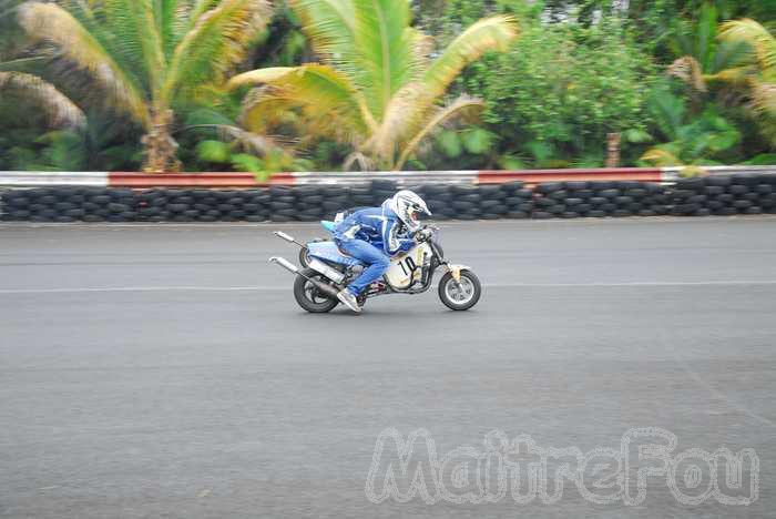 Photo MaitreFou - Auteur : Equipe MaitreFou - Mots cl&eacute;s :  auto run libre pousse performances circuit felix guichard roulage 