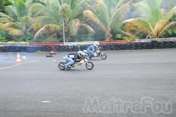Photo MaitreFou - Auteur : Equipe MaitreFou - Mots cl&eacute;s :  auto run libre pousse performances circuit felix guichard roulage 
