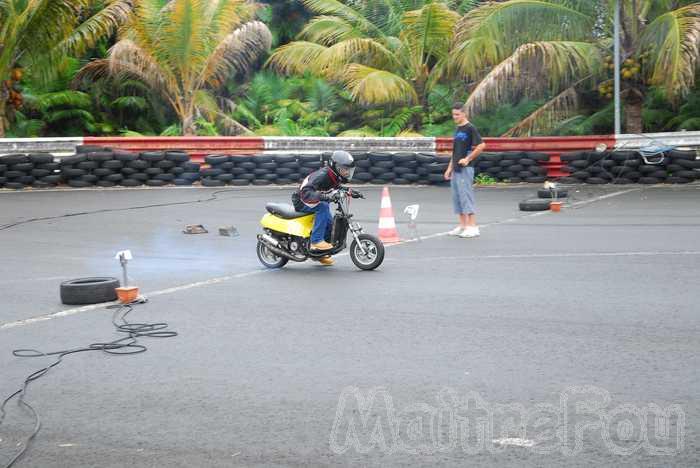 Photo MaitreFou - Auteur : Equipe MaitreFou - Mots cl&eacute;s :  auto run libre pousse performances circuit felix guichard roulage 