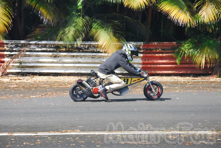 Photo MaitreFou - Auteur : MaitreFou - Mots clés :  auto moto cfg circuit run olivier moutoussamy essais libres pousse scooter drag tmax supra 