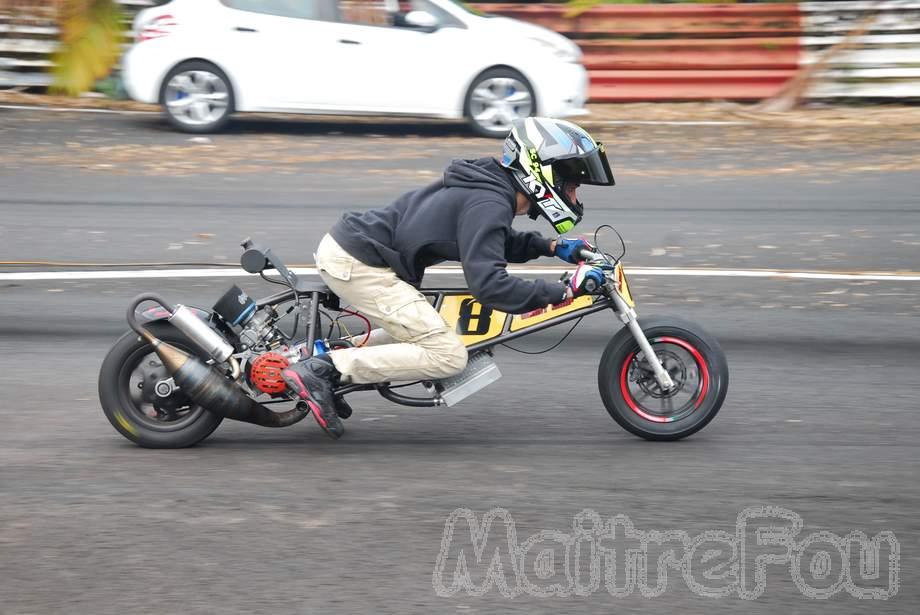 Photo MaitreFou - Auteur : MaitreFou - Mots clés :  auto moto cfg circuit run olivier moutoussamy essais libres pousse scooter drag tmax supra 