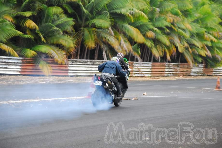 Photo MaitreFou - Auteur : MaitreFou - Mots clés :  auto moto cfg circuit run olivier moutoussamy essais libres pousse scooter drag tmax supra 