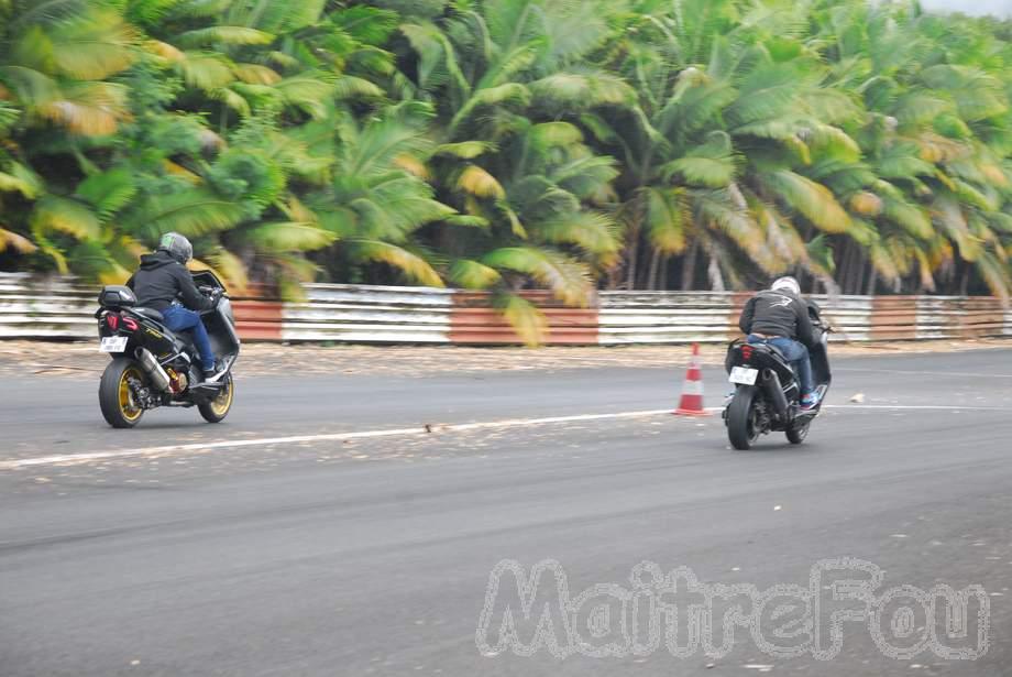 Photo MaitreFou - Auteur : MaitreFou - Mots clés :  auto moto cfg circuit run olivier moutoussamy essais libres pousse scooter drag tmax supra 