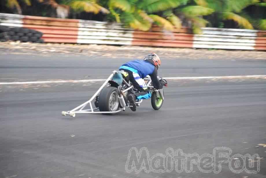 Photo MaitreFou - Auteur : MaitreFou - Mots clés :  auto moto cfg circuit run olivier moutoussamy essais libres pousse scooter drag tmax supra 