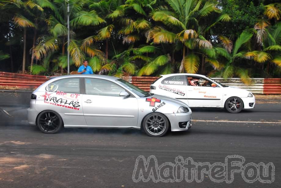 Photo MaitreFou - Auteur : MaitreFou - Mots clés :  auto moto cfg circuit run olivier moutoussamy essais libres pousse scooter drag tmax supra 