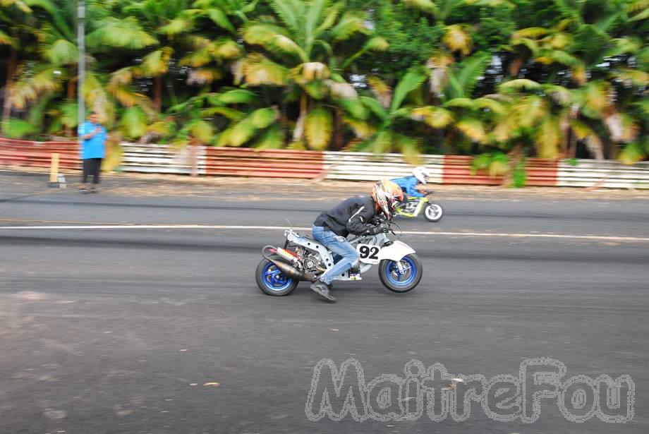 Photo MaitreFou - Auteur : MaitreFou - Mots clés :  auto moto cfg circuit run olivier moutoussamy essais libres pousse scooter drag tmax supra 