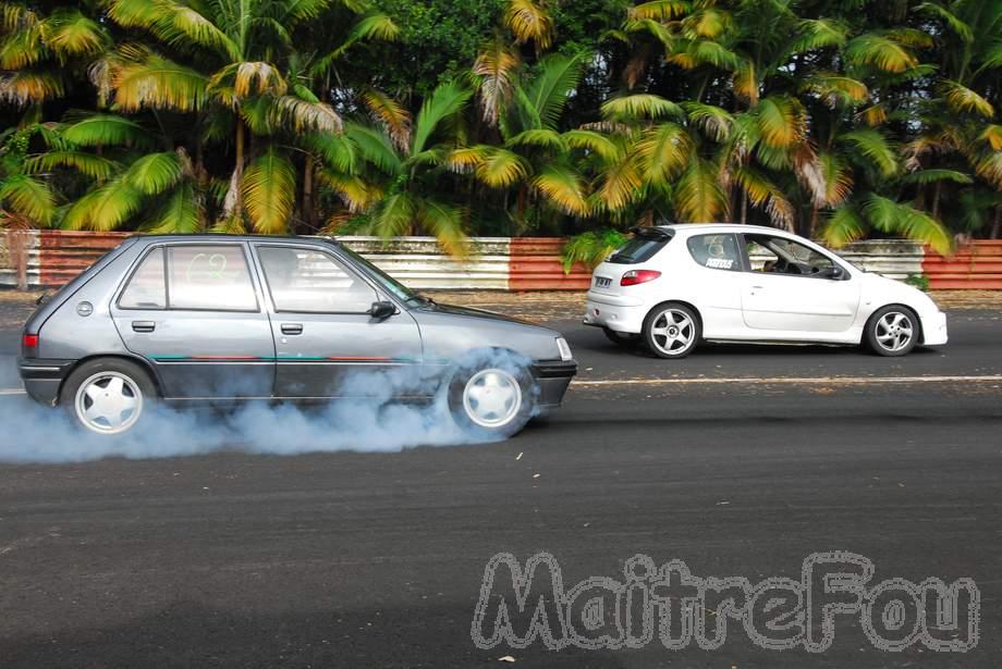 Photo MaitreFou - Auteur : MaitreFou - Mots clés :  auto moto cfg circuit run olivier moutoussamy essais libres pousse scooter drag tmax supra 