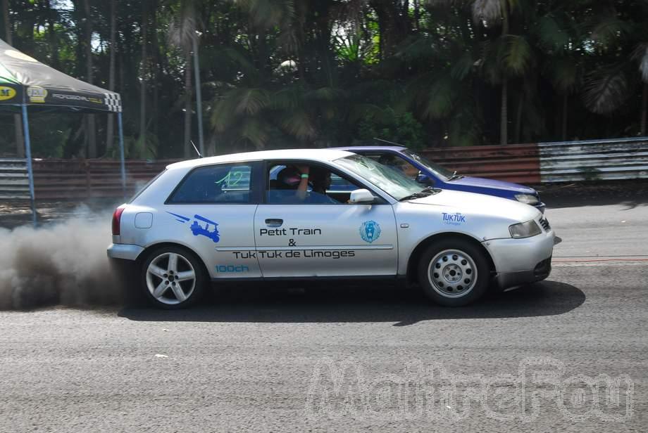 Photo MaitreFou - Auteur : Benjamin - Mots clés :  auto cfg circuit run tc pneu burn and drag pousse 