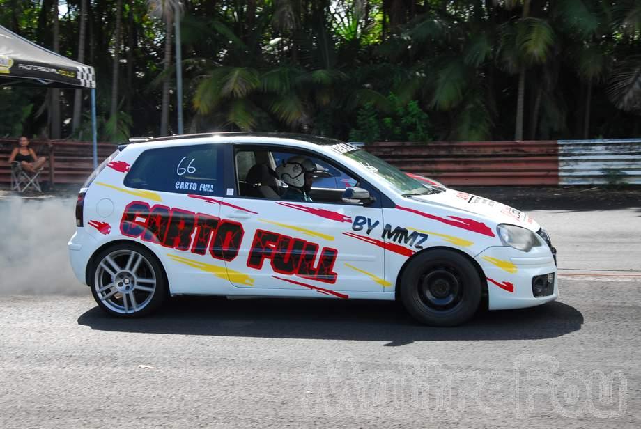 Photo MaitreFou - Auteur : Benjamin - Mots clés :  auto cfg circuit run tc pneu burn and drag pousse 