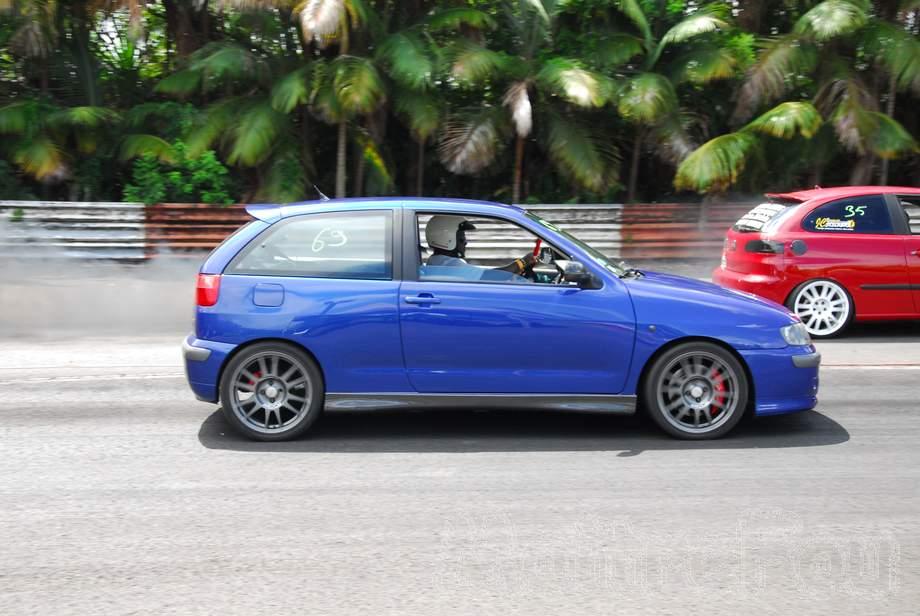 Photo MaitreFou - Auteur : Benjamin - Mots cl&eacute;s :  auto cfg circuit run tc pneu burn and drag pousse 