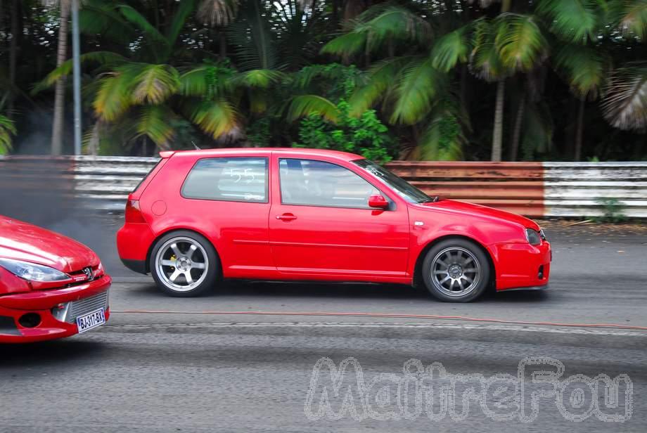 Photo MaitreFou - Auteur : Benjamin - Mots cl&eacute;s :  auto cfg circuit run tc pneu burn and drag pousse 