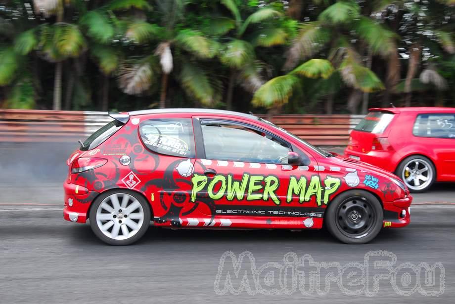 Photo MaitreFou - Auteur : Benjamin - Mots cl&eacute;s :  auto cfg circuit run tc pneu burn and drag pousse 