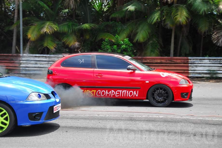 Photo MaitreFou - Auteur : Benjamin - Mots cl&eacute;s :  auto cfg circuit run tc pneu burn and drag pousse 