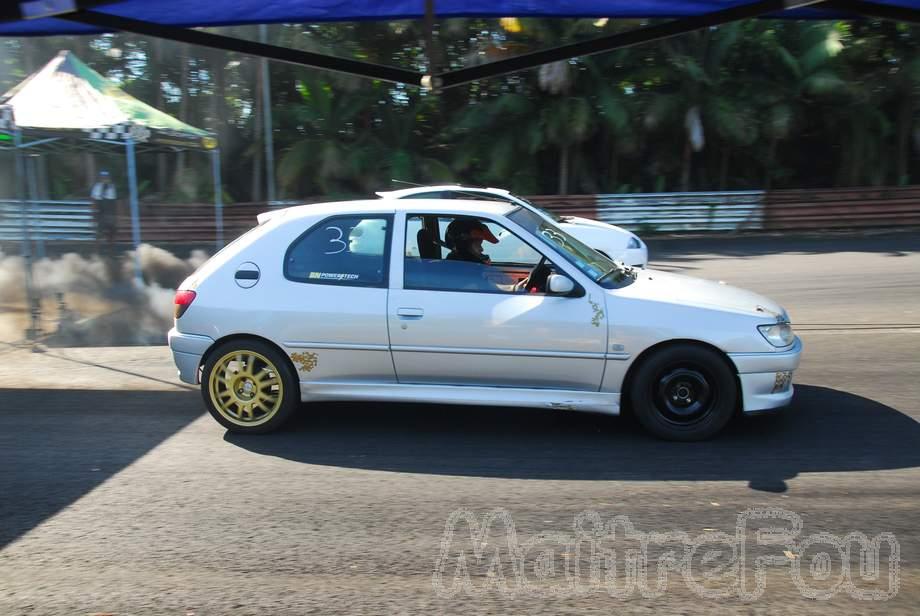 Photo MaitreFou - Auteur : Benjamin - Mots cl&eacute;s :  auto cfg circuit run tc pneu burn and drag pousse 