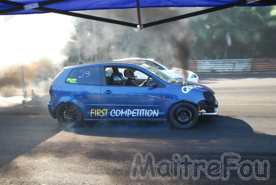 Photo MaitreFou - Auteur : Benjamin - Mots cl&eacute;s :  auto cfg circuit run tc pneu burn and drag pousse 