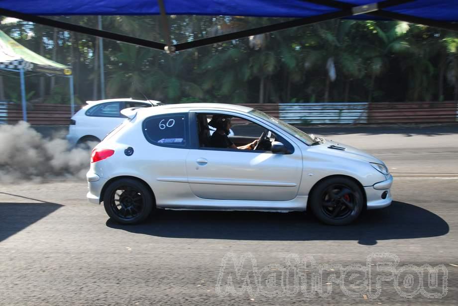 Photo MaitreFou - Auteur : Benjamin - Mots cl&eacute;s :  auto cfg circuit run tc pneu burn and drag pousse 