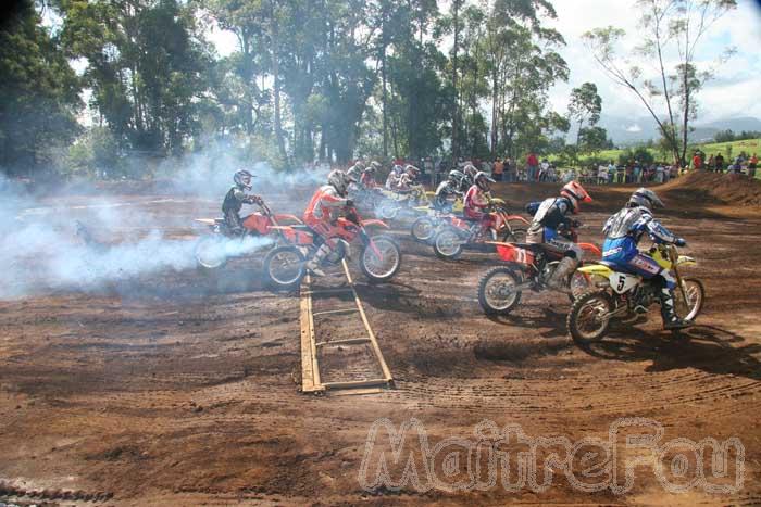 Photo MaitreFou - Auteur : MaitreFou - Mots clés :  moto cross motocross vitesse championnat 