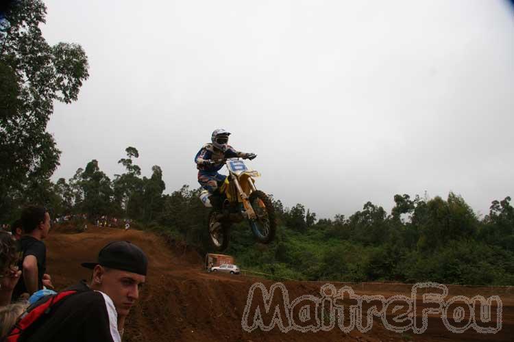 Photo MaitreFou - Auteur : Mickael H. - Mots clés :  moto cross championnat motocross tampon petit saut quad educatif resultats podium 