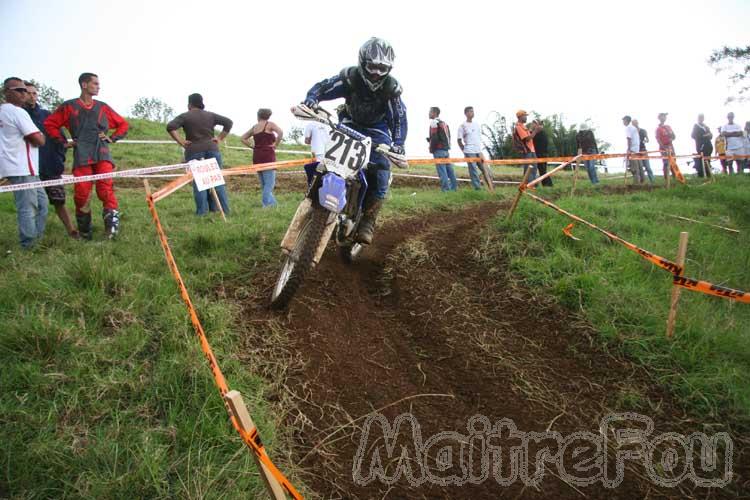 Photo MaitreFou - Auteur : Priscilla O. - Mots clés :  moto cross endurance motocross tt enduro 
