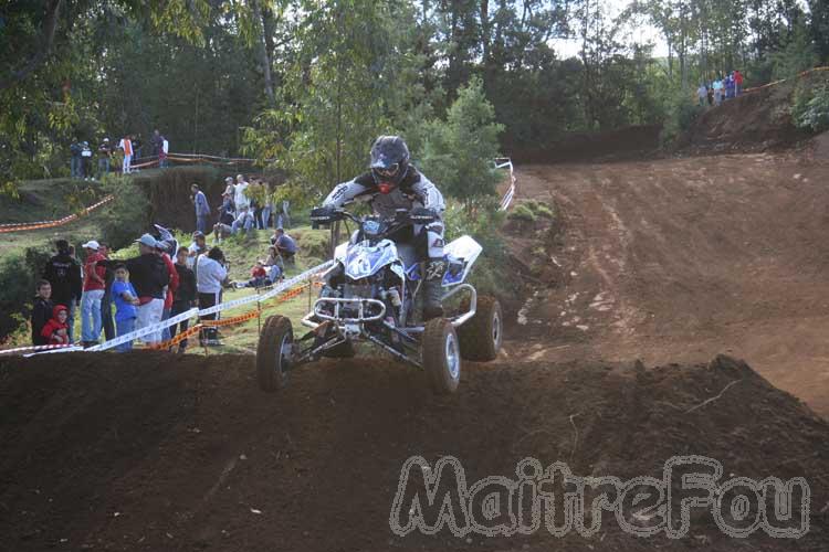 Photo MaitreFou - Auteur : Michael & Priscilla - Mots clés :  moto motocross terre saut vitesse championnat tampon 