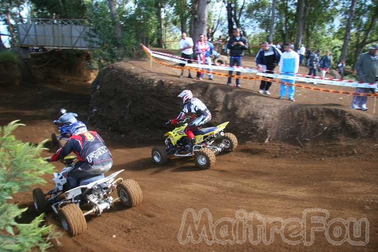 Photo MaitreFou - Auteur : Michael & Priscilla - Mots clés :  moto motocross terre saut vitesse championnat tampon 