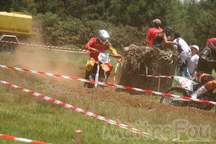 Photo MaitreFou - Auteur : Equipe MaitreFou - Mots clés :  moto motocross terre endurance tampon tsm poussiere 