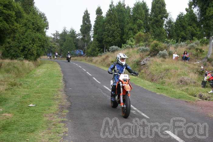 Photo MaitreFou - Auteur : Equipe MaitreFou - Mots clés :  moto course de cote quad cyclo trail supermotard routiere gros cube grand tampon notre dame de la paix 