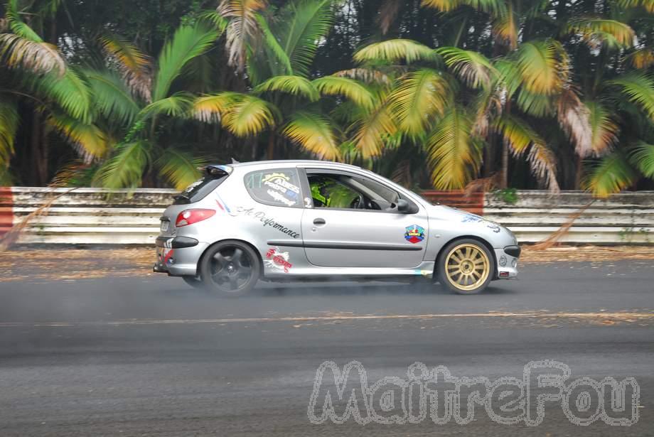 Photo MaitreFou - Auteur : MaitreFou - Mots clés :  auto moto cfg circuit run olivier moutoussamy essais libres pousse scooter drag tmax supra 